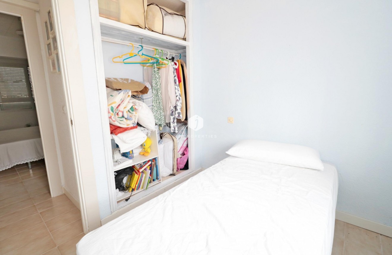 Resale - Chalet -
Torrevieja - Playa de los Naufragos