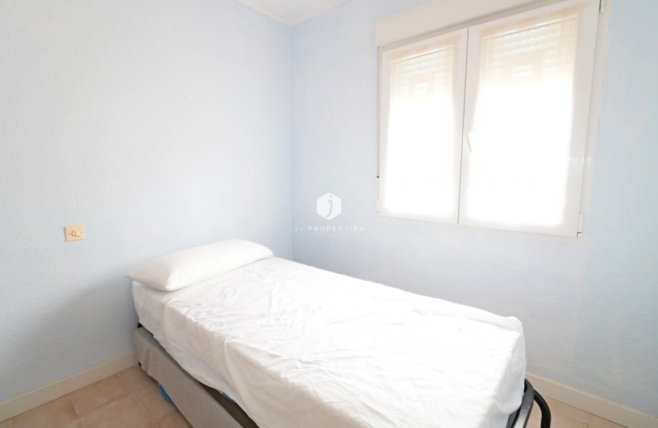 Resale - Chalet -
Torrevieja - Playa de los Naufragos