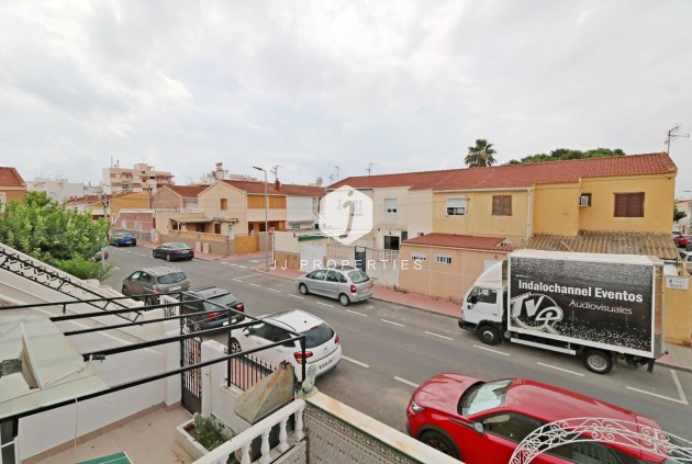 Resale - Chalet -
Torrevieja - Playa de los Naufragos