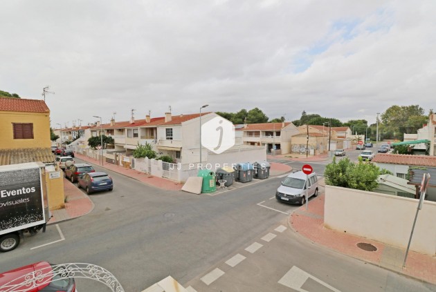 Resale - Chalet -
Torrevieja - Playa de los Naufragos