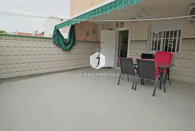 Resale - Chalet -
Torrevieja - Playa de los Naufragos