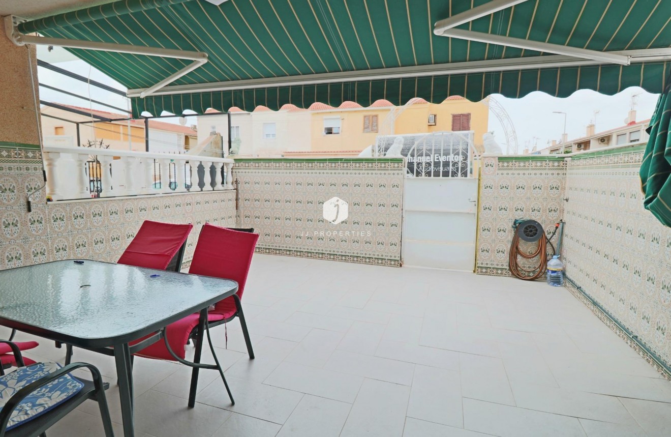 Resale - Chalet -
Torrevieja - Playa de los Naufragos
