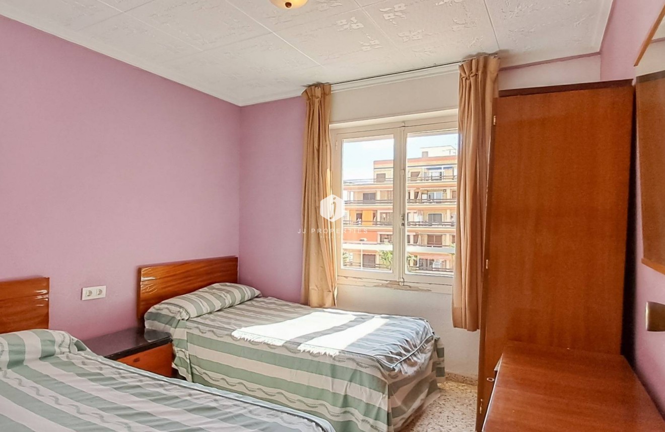 Aus zweiter Hand - Penthouse -
Torrevieja - Playa de los Naufragos