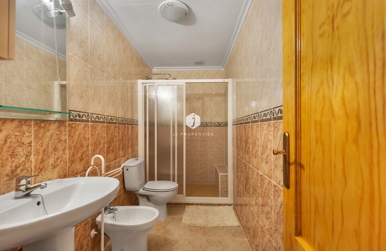 Resale - Apartment / flat -
Torrevieja - Costa Blanca
