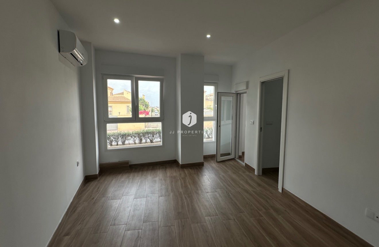 Segunda mano - Apartamento / piso -
Torrevieja - Costa Blanca