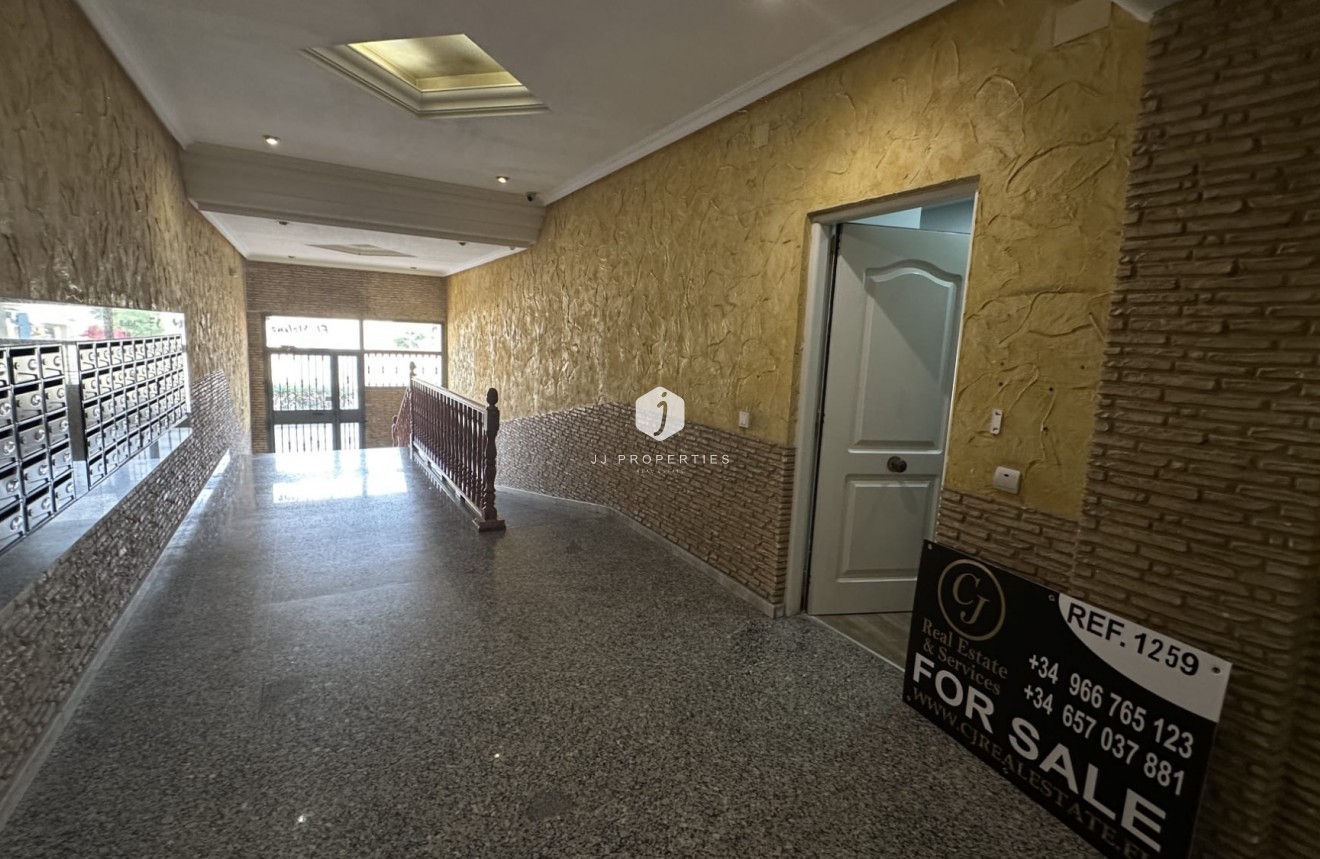 Segunda mano - Apartamento / piso -
Torrevieja - Costa Blanca
