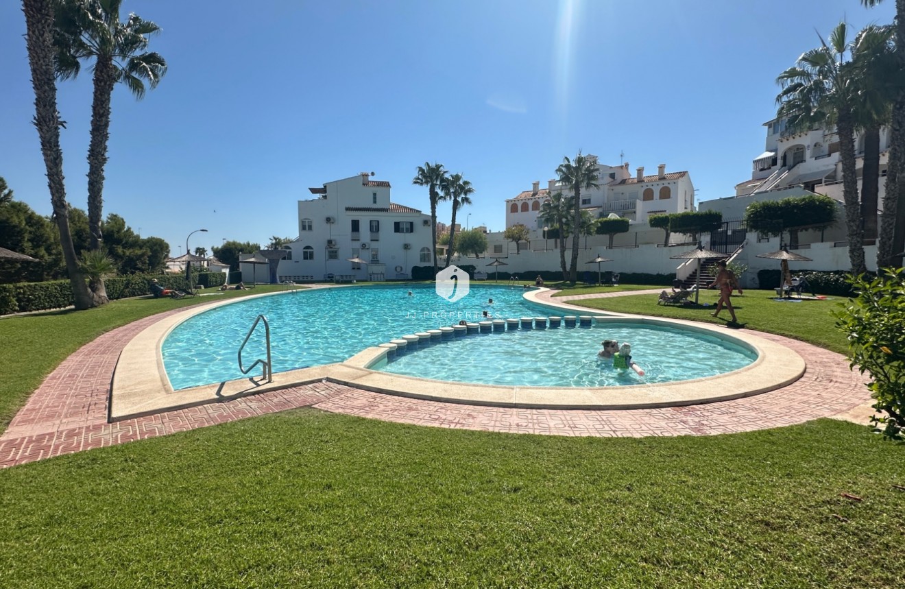 Aus zweiter Hand - Chalet -
La Mata - Costa Blanca