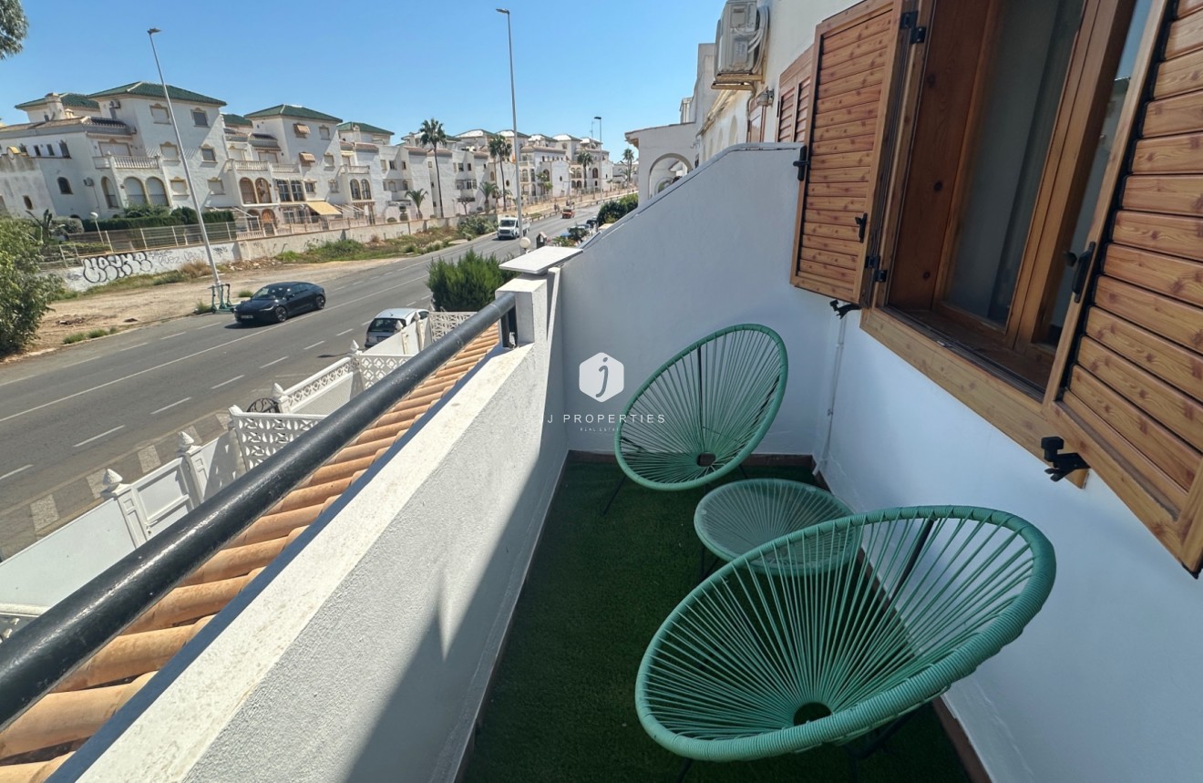 Aus zweiter Hand - Chalet -
La Mata - Costa Blanca