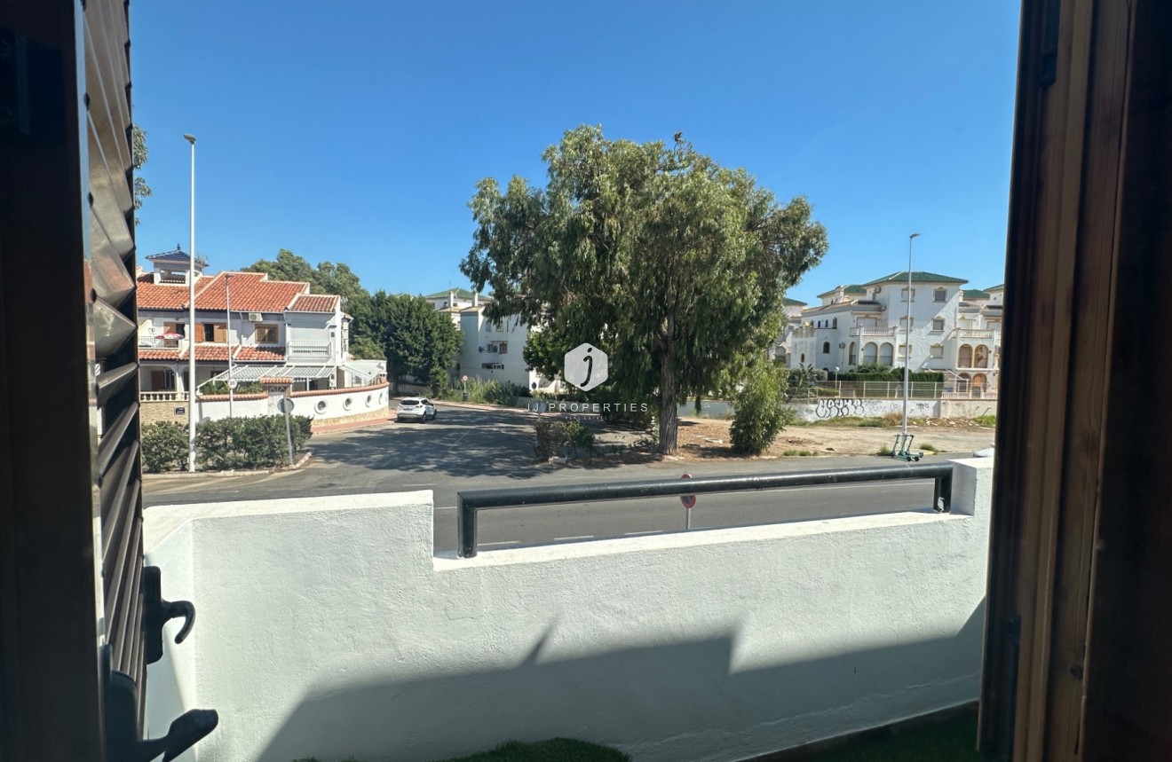 Aus zweiter Hand - Chalet -
La Mata - Costa Blanca