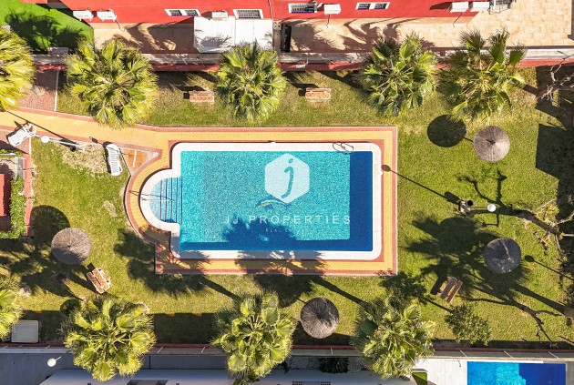 Aus zweiter Hand - Bungalow -
Los Altos - Costa Blanca