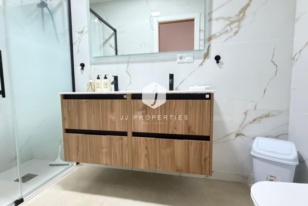Resale - Duplex -
Torrevieja - Playa de los Naufragos