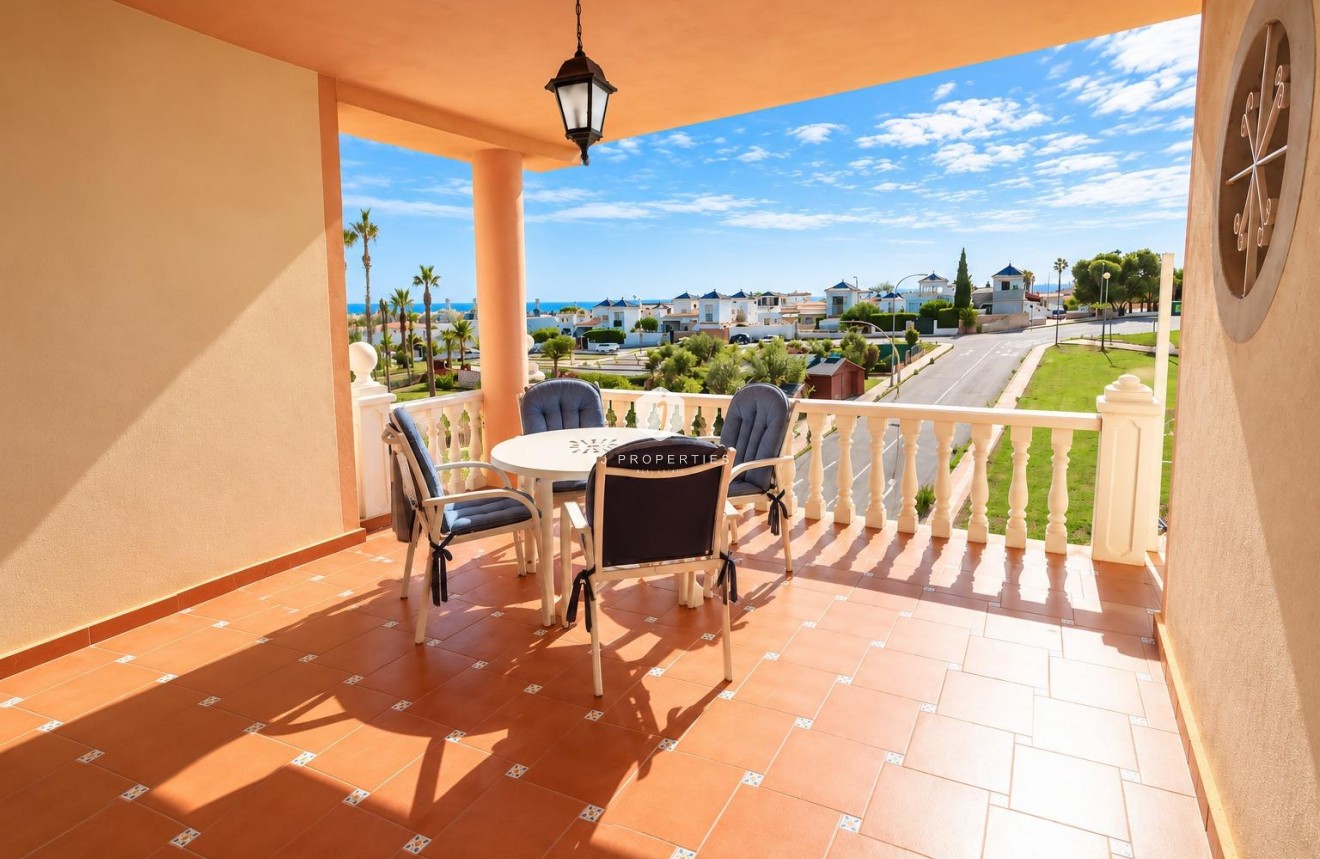 Resale - Apartment / flat -
Torrevieja - Costa Blanca
