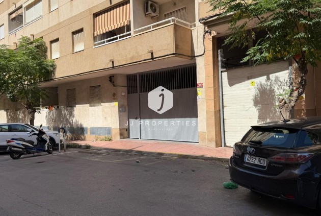 Z drugiej ręki - Mieszkanie w bloku -
Torrevieja - Centro - Muelle Pesquero