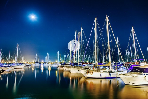 Z drugiej ręki - Mieszkanie w bloku -
Torrevieja - Centro - Muelle Pesquero