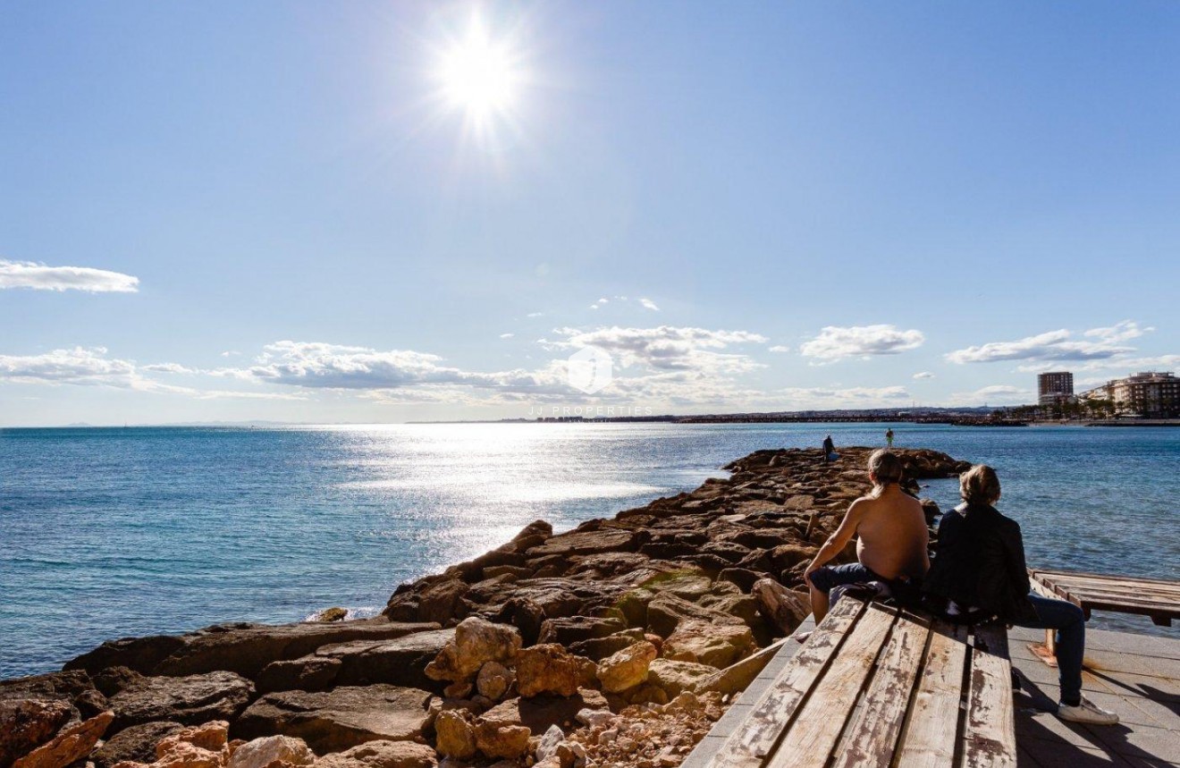 Z drugiej ręki - Mieszkanie w bloku -
Torrevieja - Centro - Muelle Pesquero