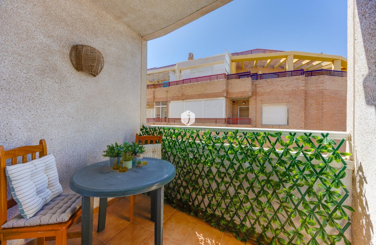 Segunda mano - Apartamento / piso -
Torrevieja - Centro