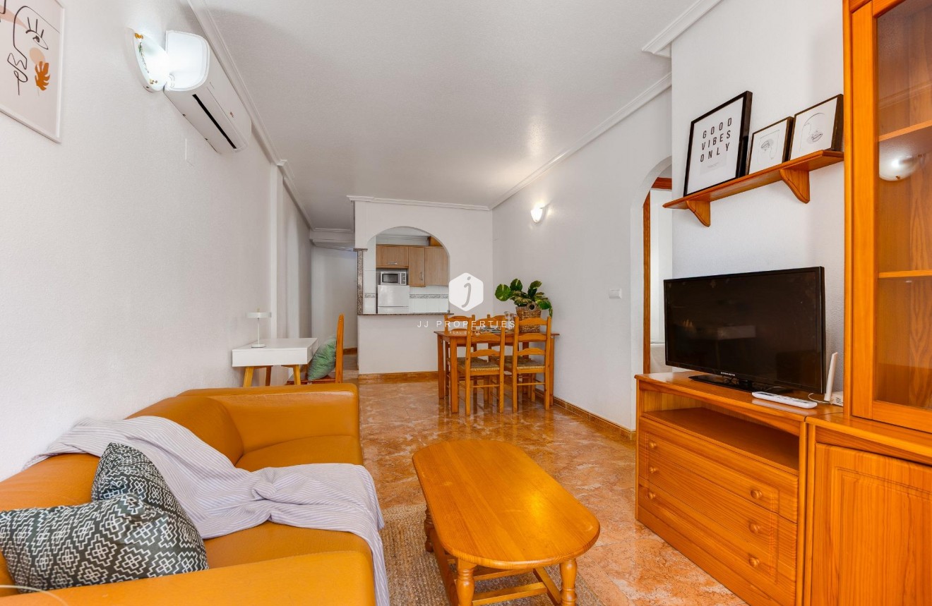 Segunda mano - Apartamento / piso -
Torrevieja - Centro