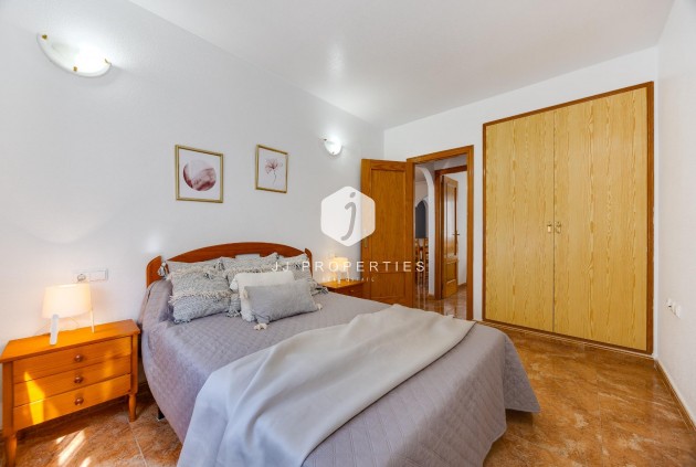 Segunda mano - Apartamento / piso -
Torrevieja - Centro