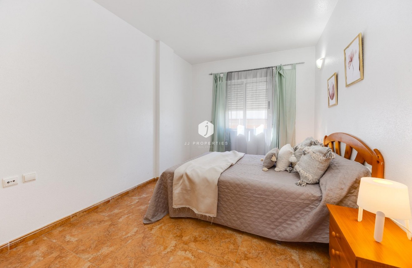 Segunda mano - Apartamento / piso -
Torrevieja - Centro