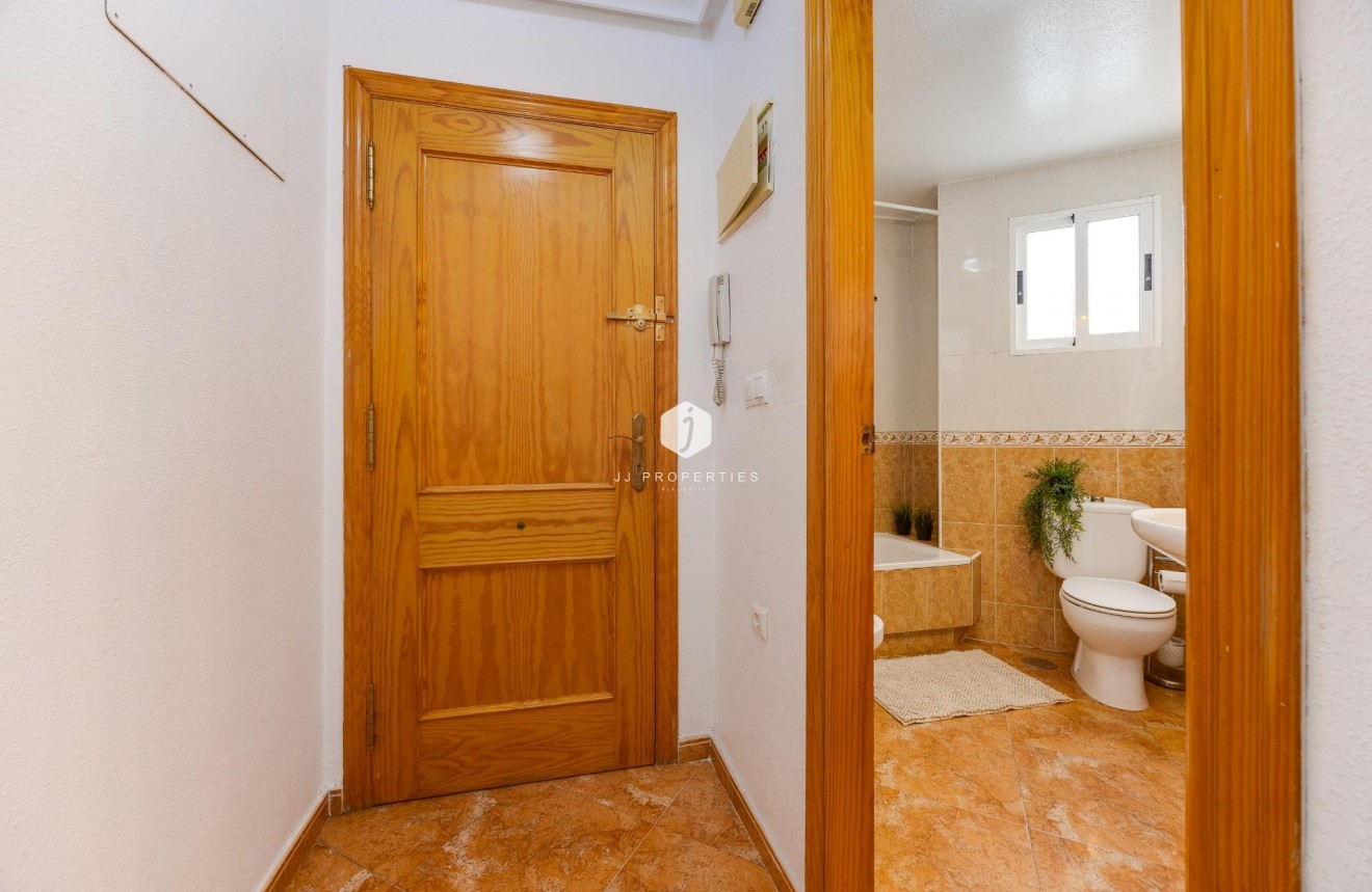 Segunda mano - Apartamento / piso -
Torrevieja - Centro