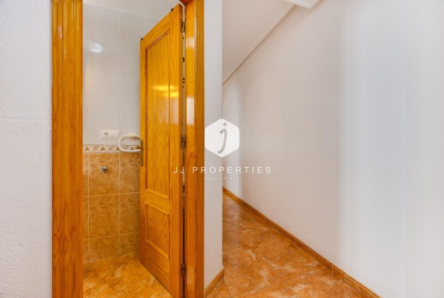 Segunda mano - Apartamento / piso -
Torrevieja - Centro