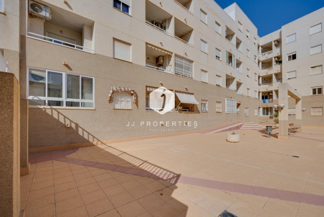 Segunda mano - Apartamento / piso -
Torrevieja - Centro