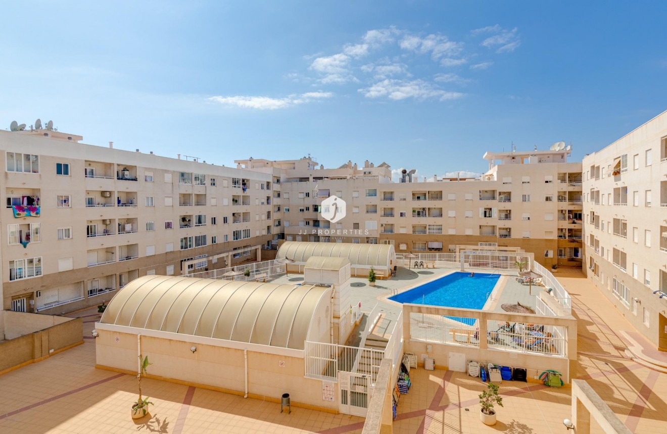 Segunda mano - Apartamento / piso -
Torrevieja - Centro