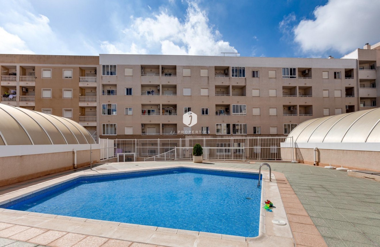 Segunda mano - Apartamento / piso -
Torrevieja - Centro