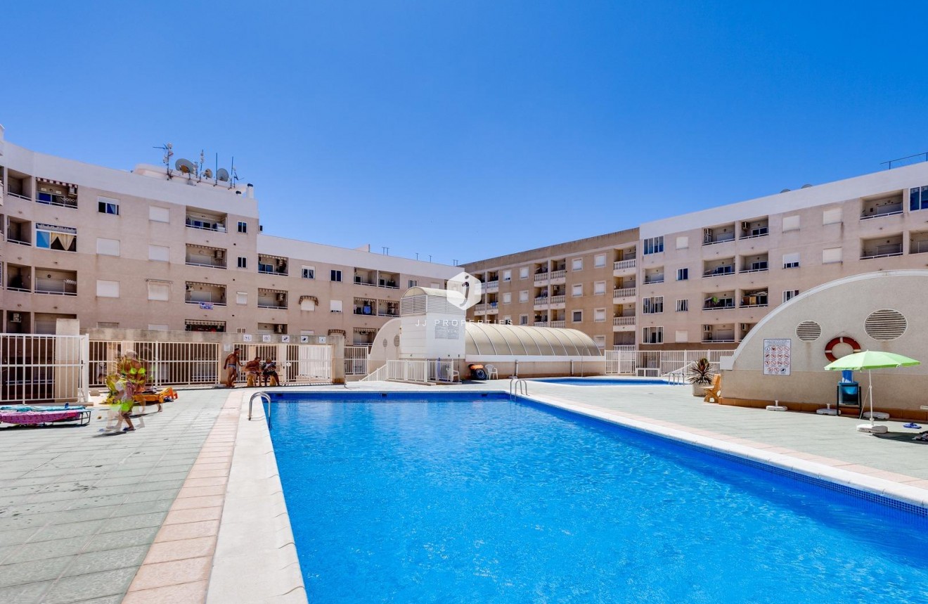 Segunda mano - Apartamento / piso -
Torrevieja - Centro