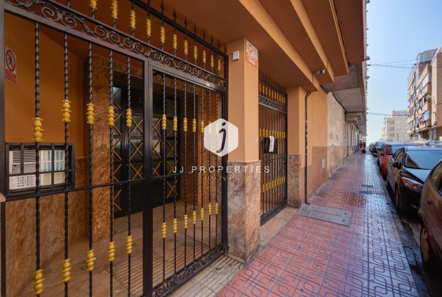 Segunda mano - Apartamento / piso -
Torrevieja - Centro