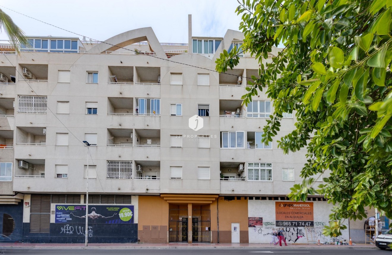 Segunda mano - Apartamento / piso -
Torrevieja - Centro