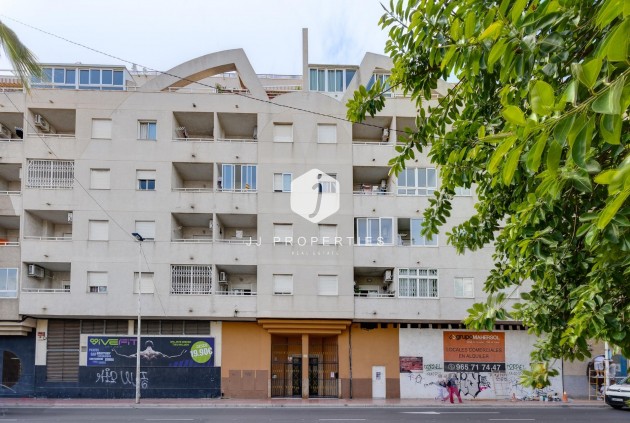 Segunda mano - Apartamento / piso -
Torrevieja - Centro
