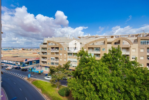 Segunda mano - Apartamento / piso -
Torrevieja - Centro