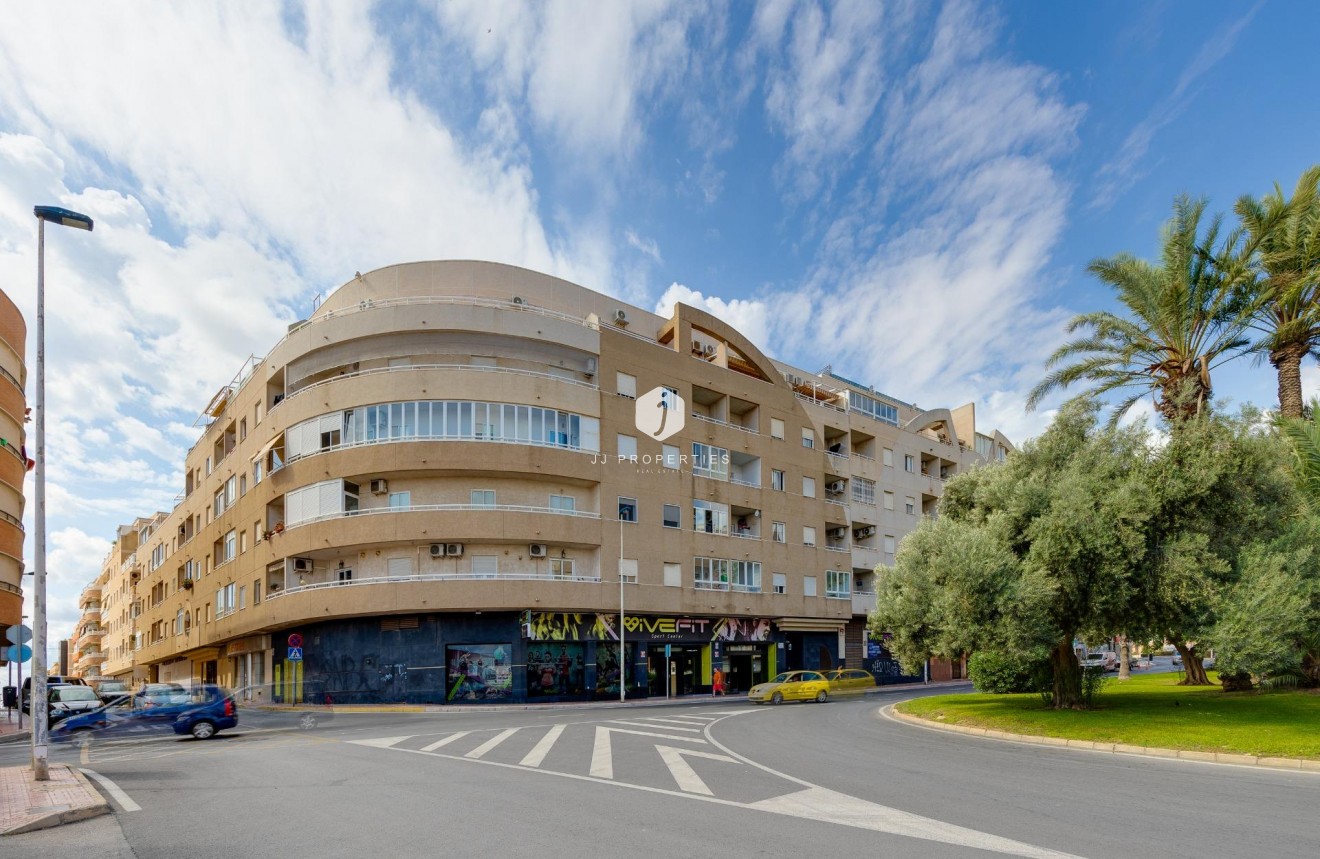 Segunda mano - Apartamento / piso -
Torrevieja - Centro