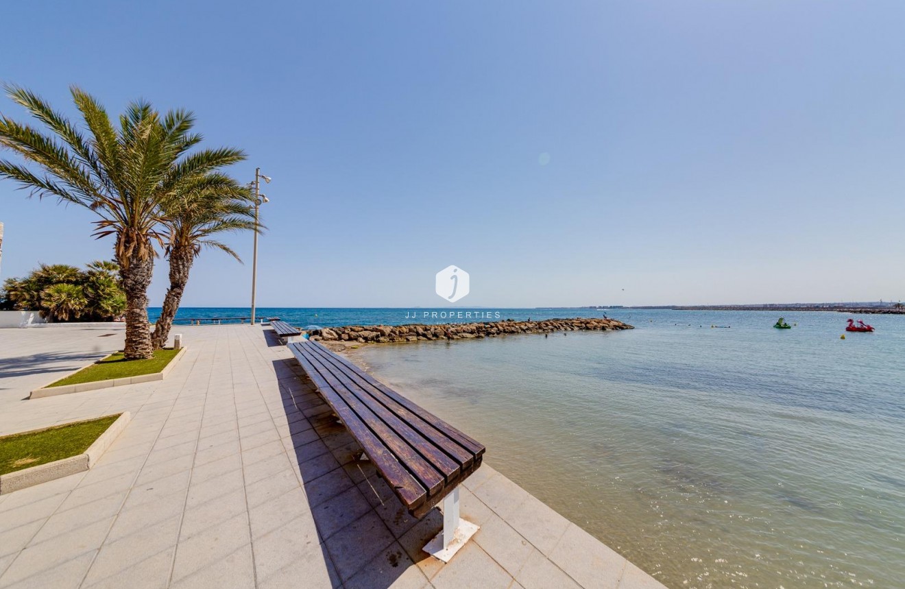Segunda mano - Apartamento / piso -
Torrevieja - Centro