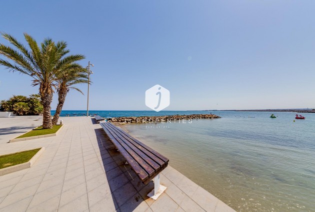 Segunda mano - Apartamento / piso -
Torrevieja - Centro