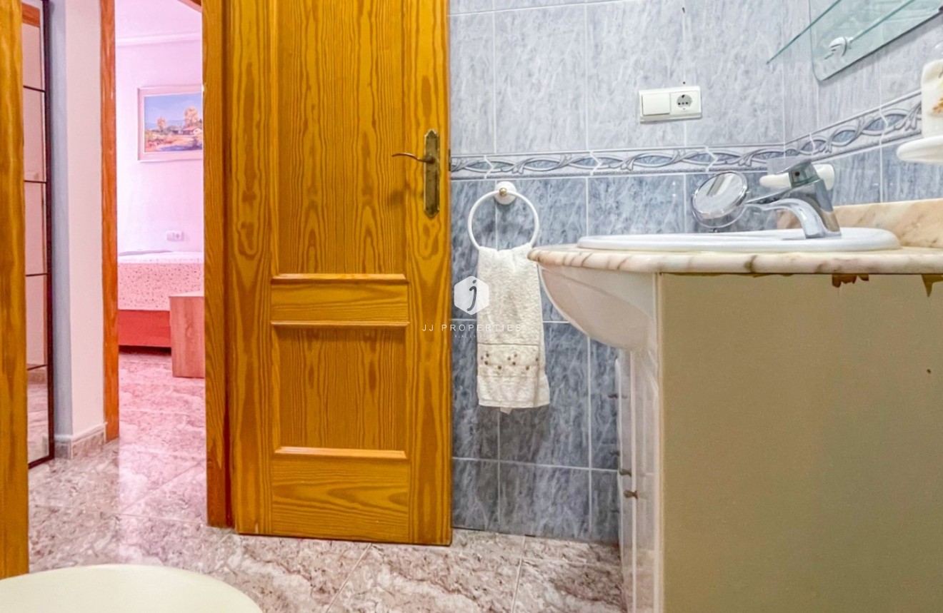 Tweedehands - Appartement / flat -
Torrevieja - Costa Blanca
