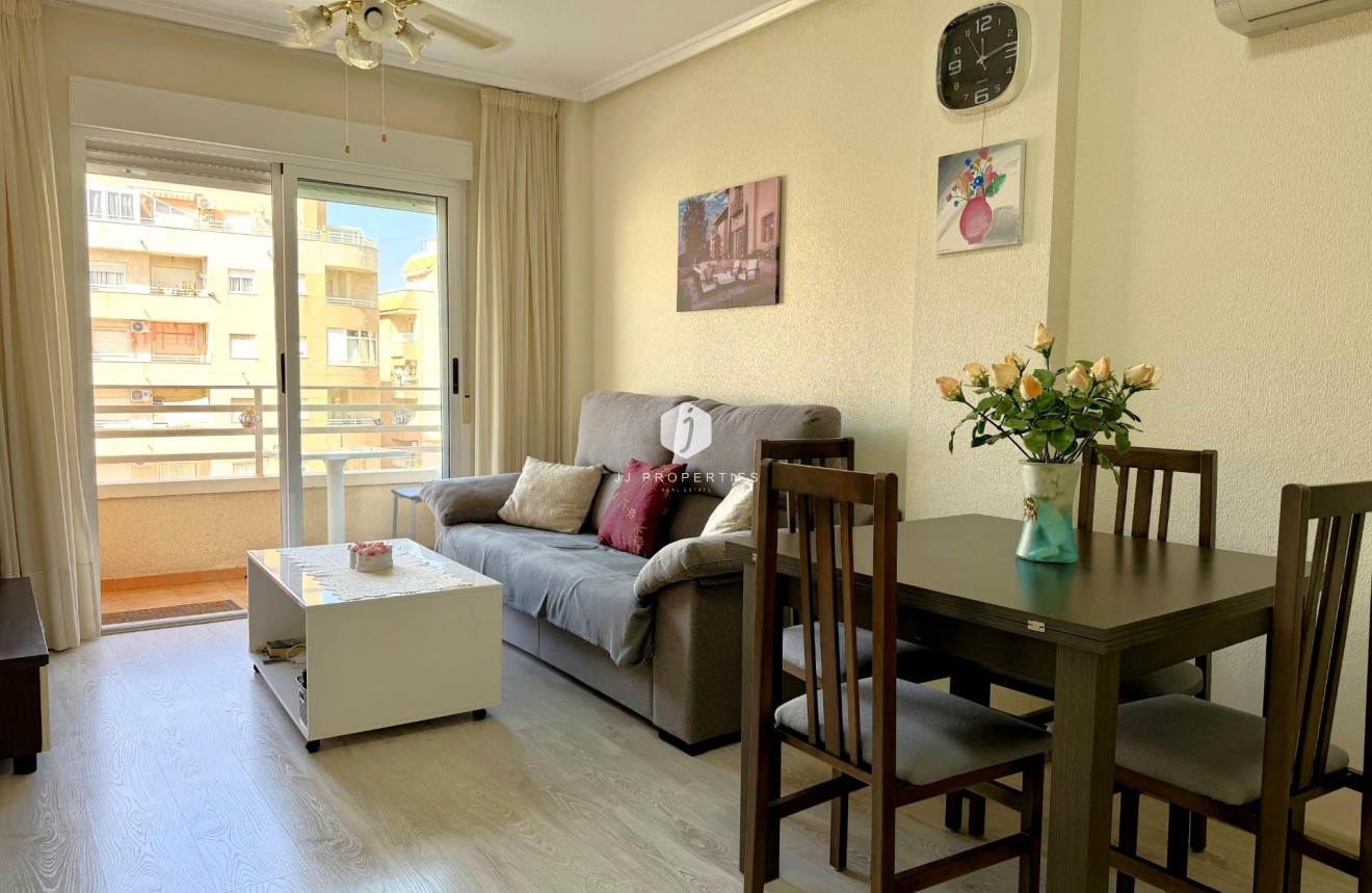 D'occasion - Appartement -
Torrevieja - El molino