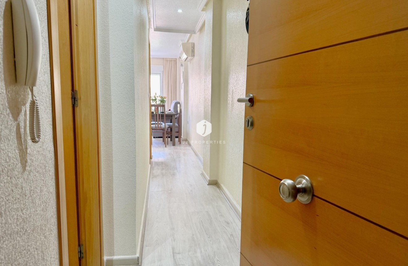 D'occasion - Appartement -
Torrevieja - El molino
