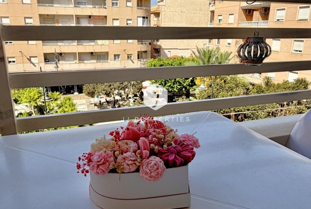 D'occasion - Appartement -
Torrevieja - El molino