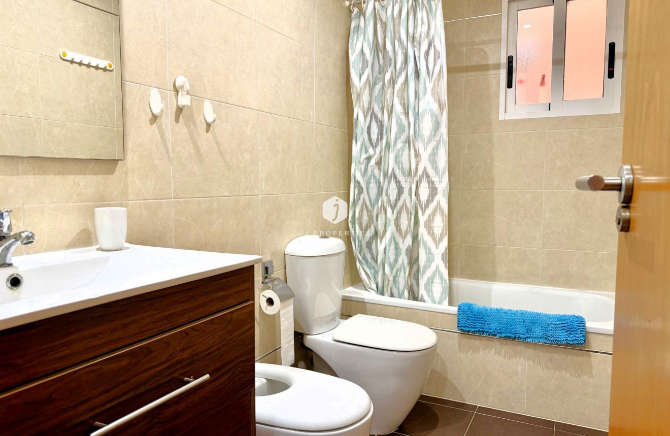 D'occasion - Appartement -
Torrevieja - El molino