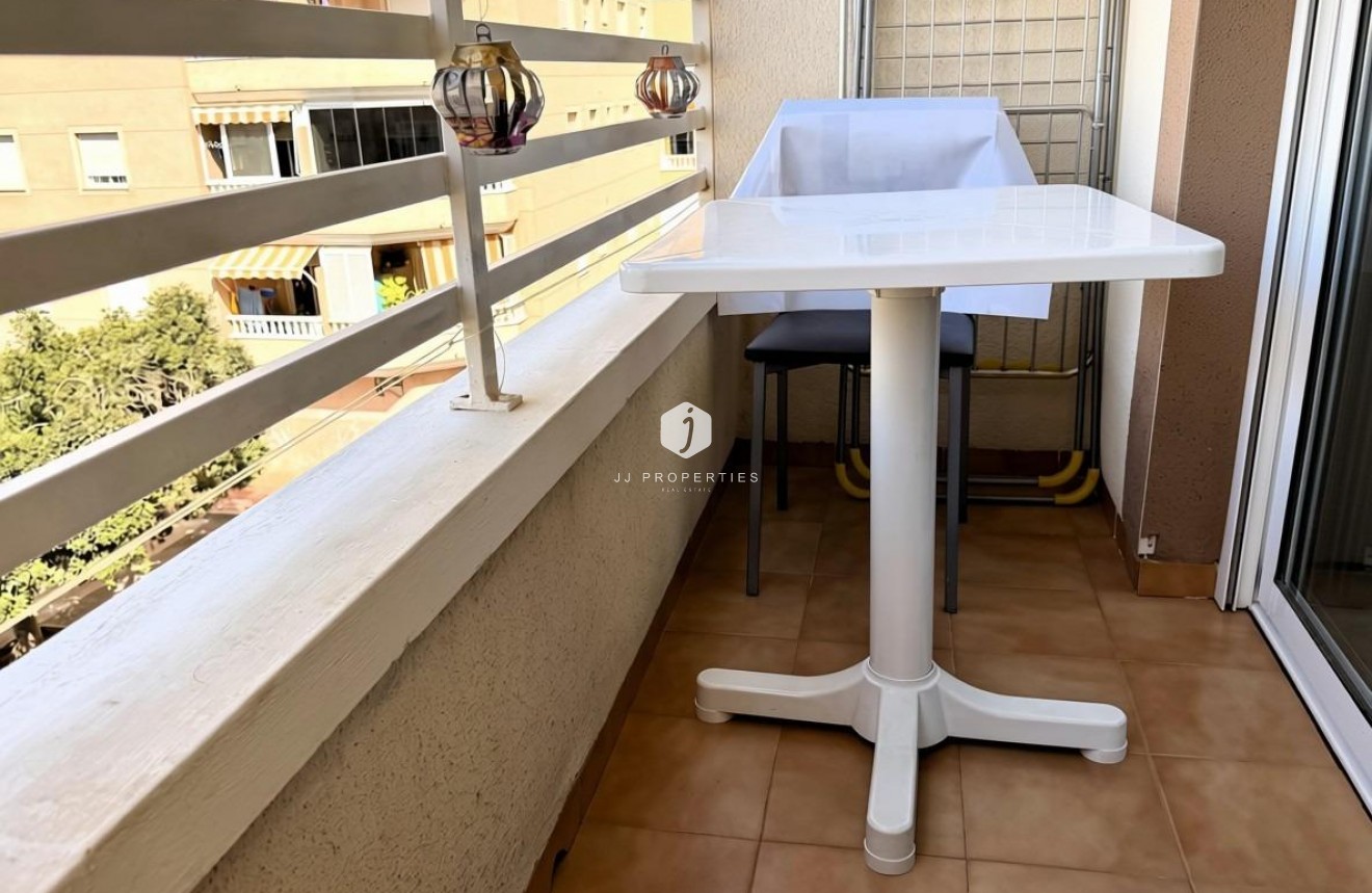 D'occasion - Appartement -
Torrevieja - El molino