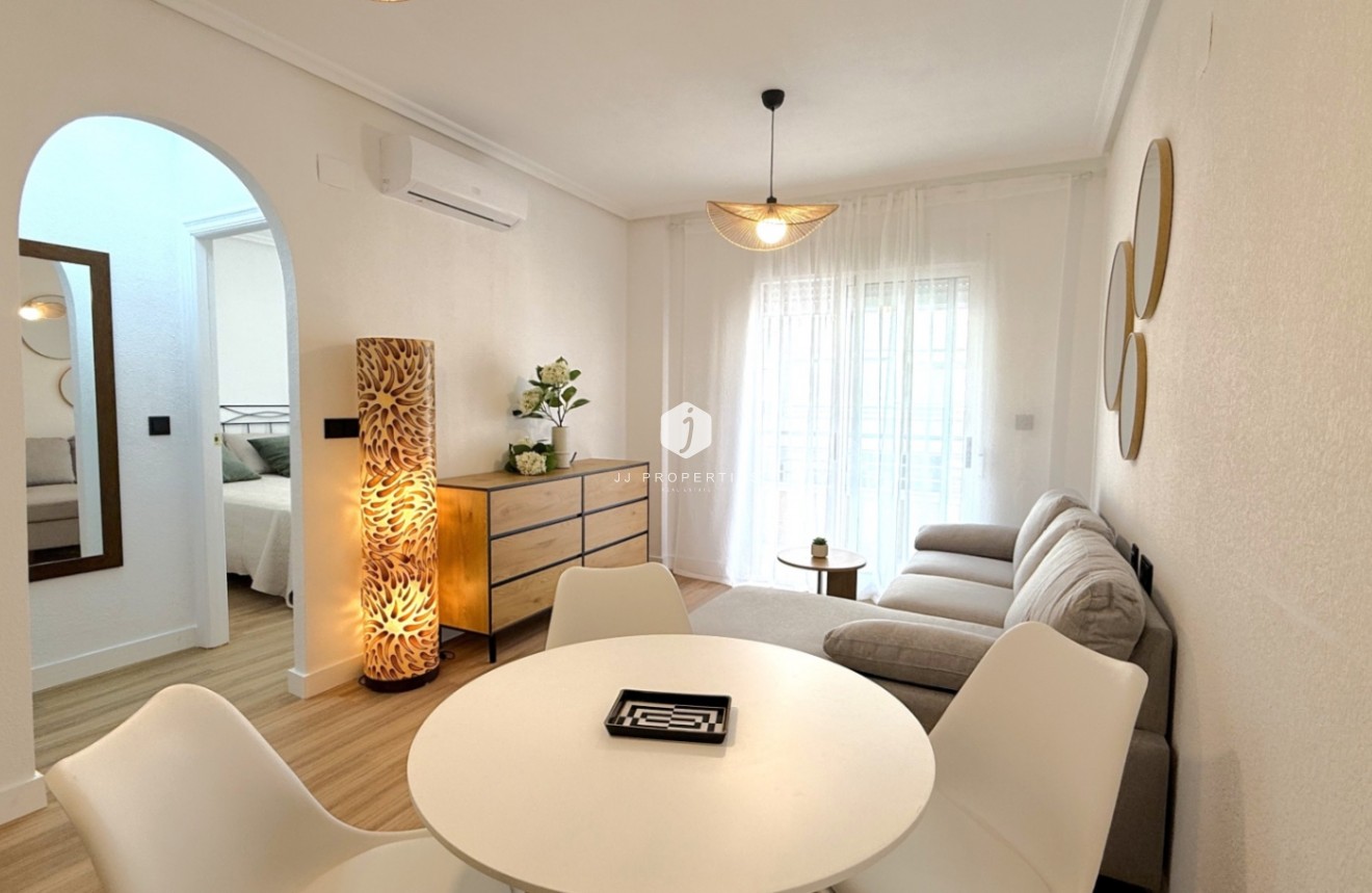 D'occasion - Appartement -
Torrevieja - Costa Blanca