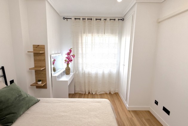 D'occasion - Appartement -
Torrevieja - Costa Blanca