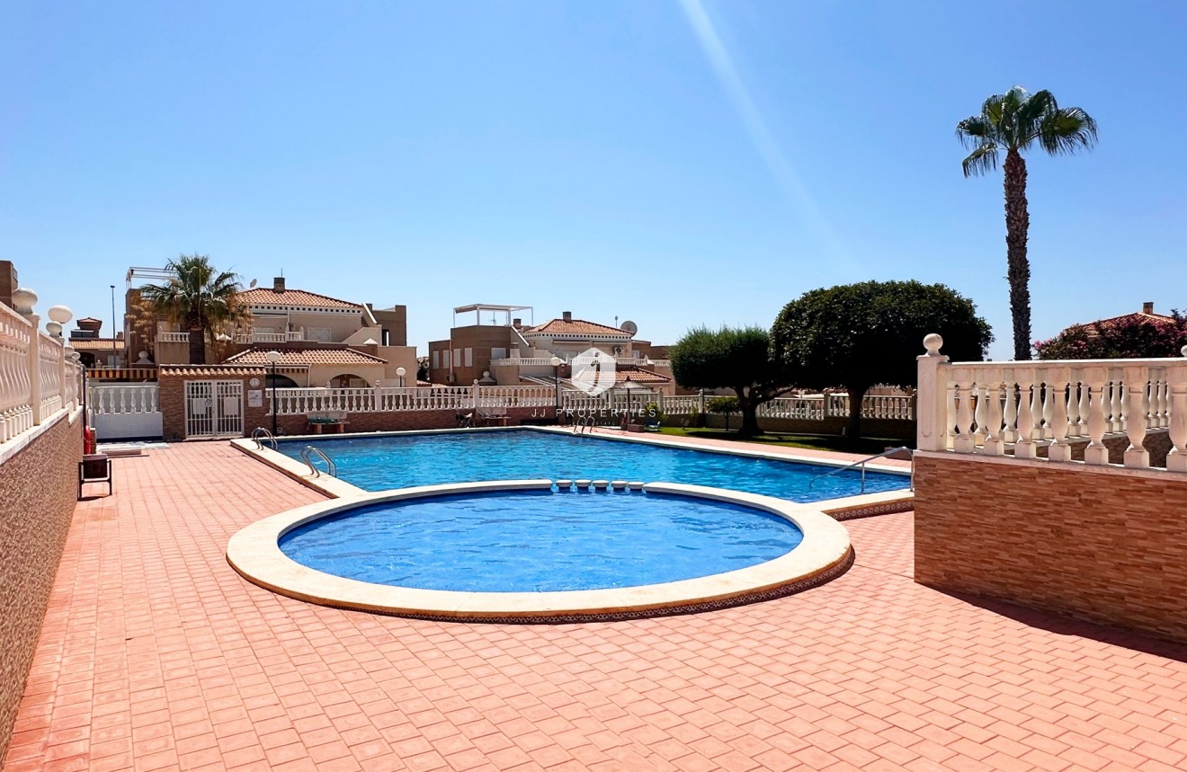 Segunda mano - Bungalow -
Torrevieja - Costa Blanca