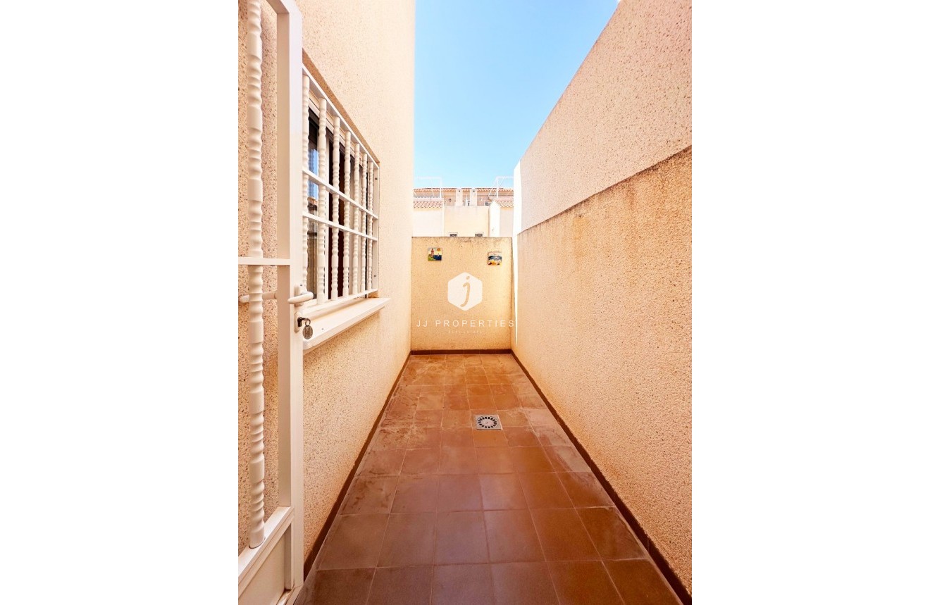 Segunda mano - Bungalow -
Torrevieja - Costa Blanca