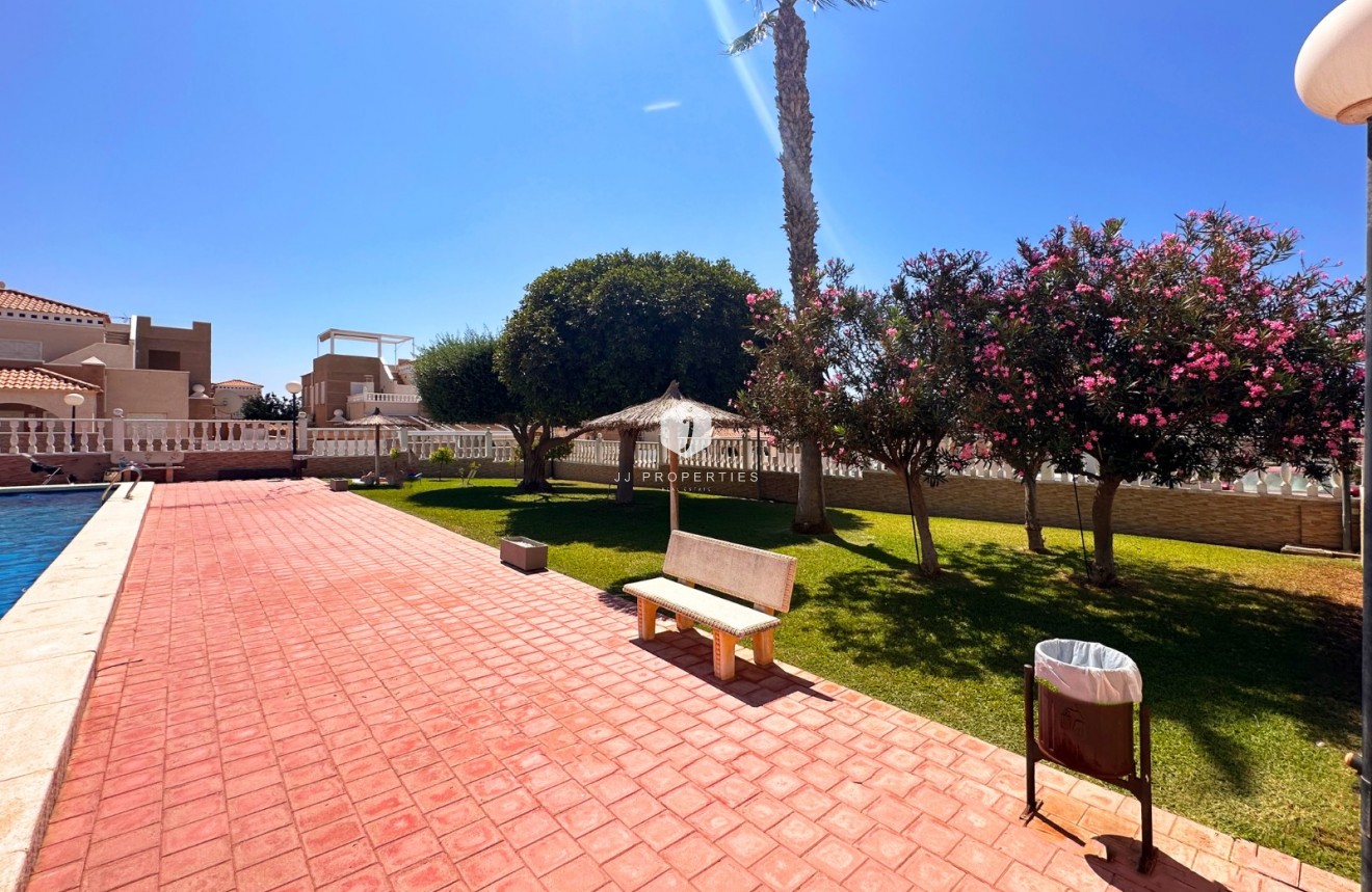 Segunda mano - Bungalow -
Torrevieja - Costa Blanca