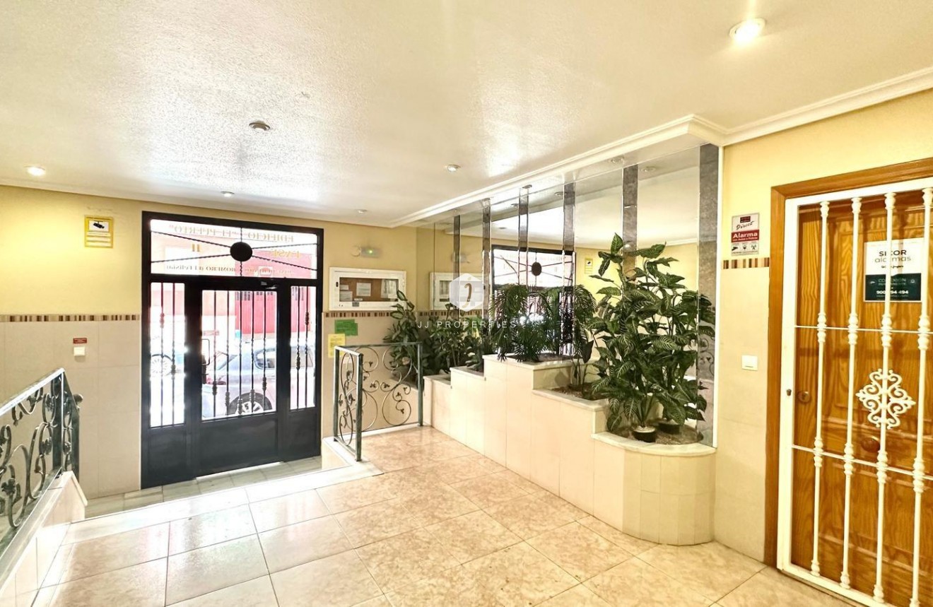 Aus zweiter Hand - Wohnung -
Torrevieja - Centro