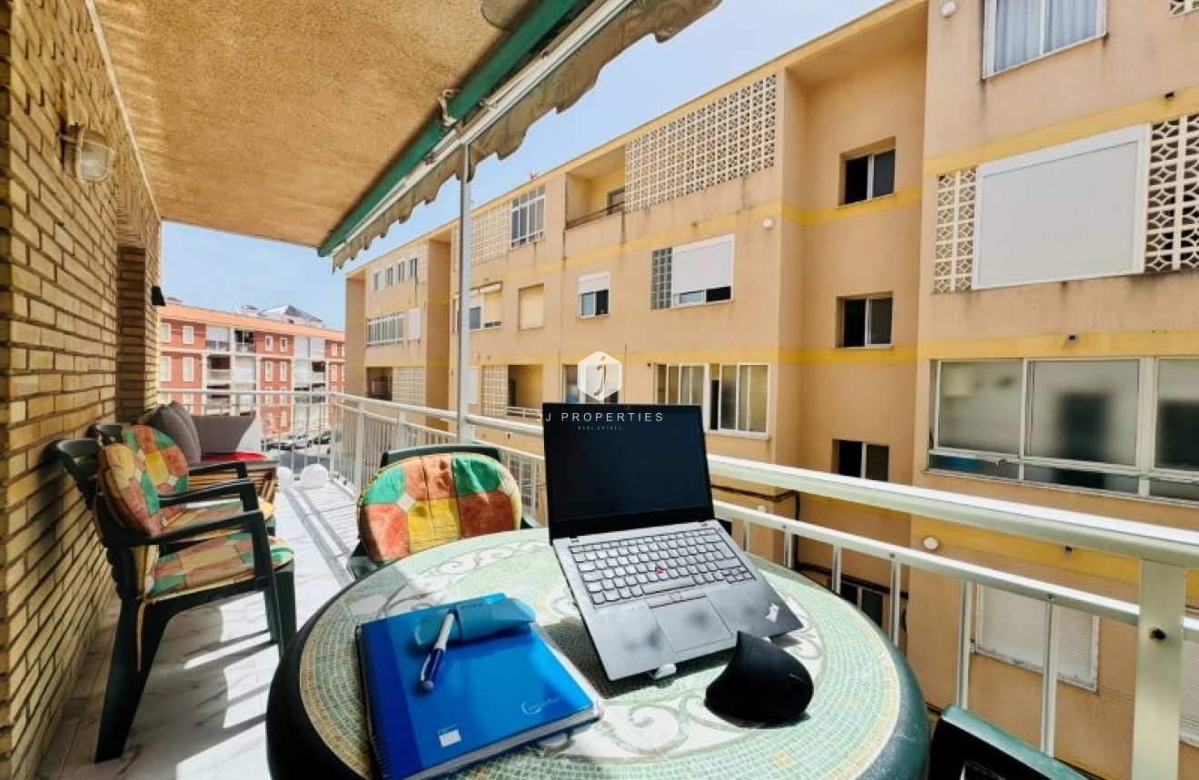 Aus zweiter Hand - Wohnung -
La Mata - Costa Blanca