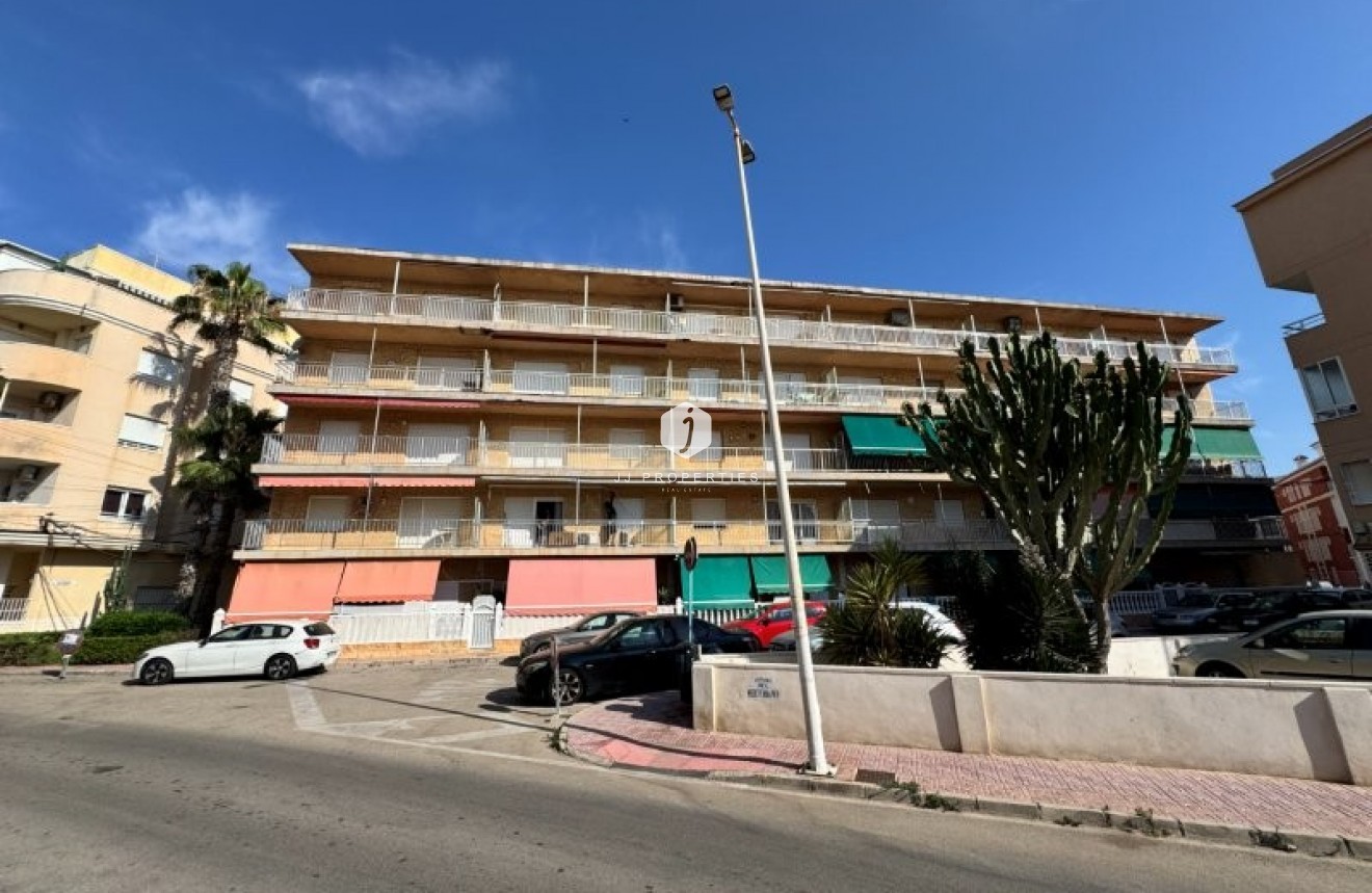 Aus zweiter Hand - Wohnung -
La Mata - Costa Blanca